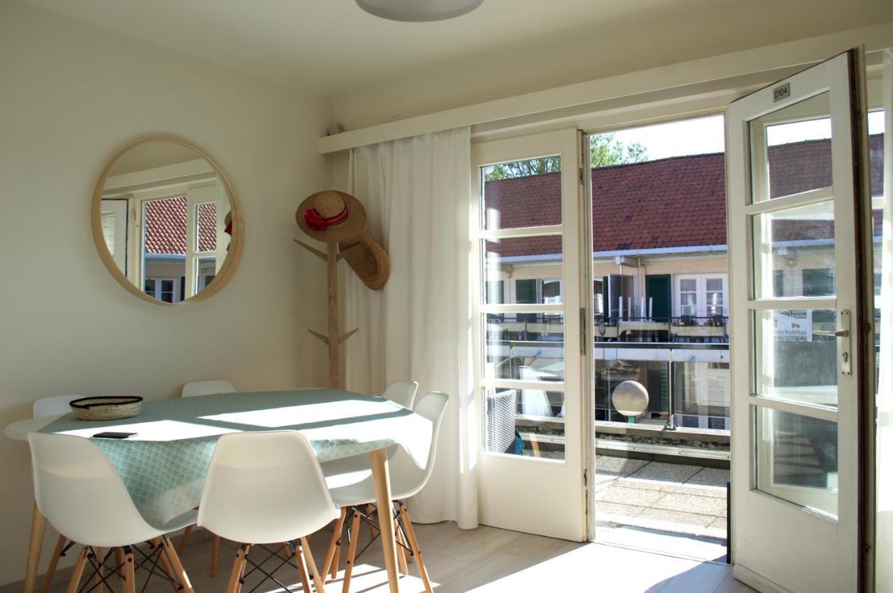Sunny Apartment In Residential Park - De Haan Exterior foto